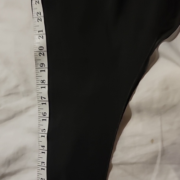 NWT BLACK SARONG  SCARF WITH GENEROUS SIZING FOR STYLING. XL - Picture 7 of 9